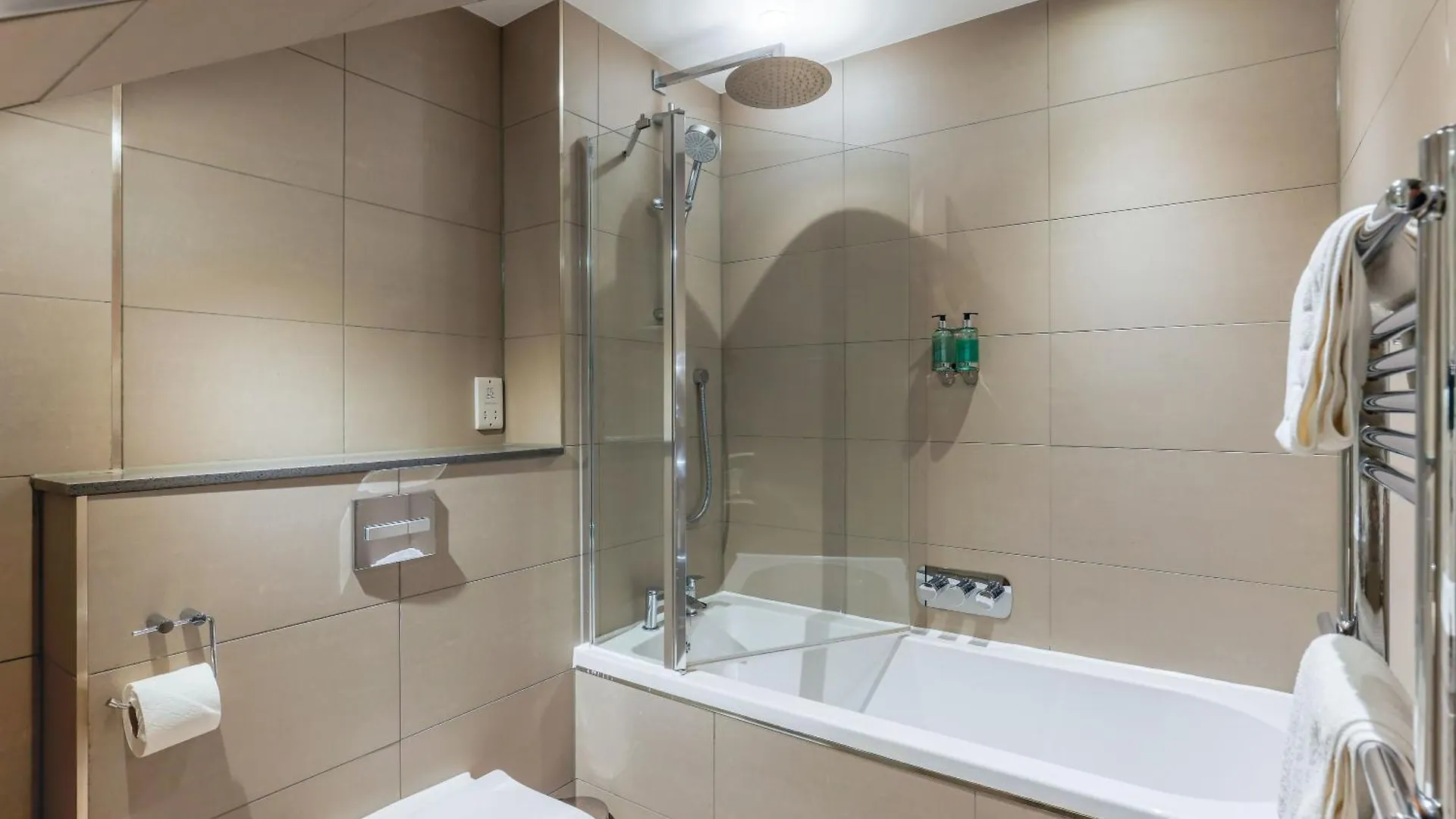 Dragon Suites - Edinburgh City Centre 2 Bed Apartment