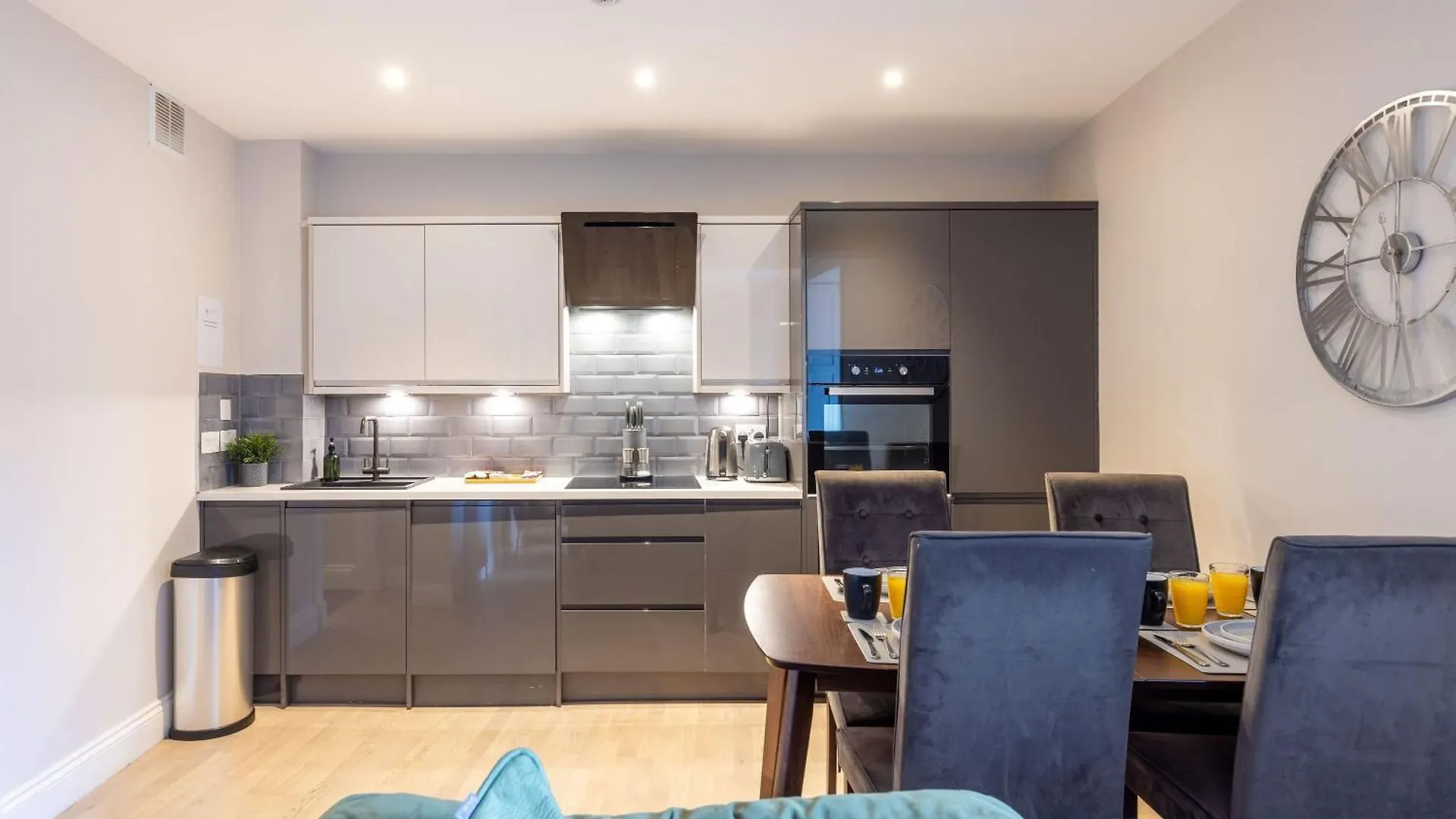 Dragon Suites - Edinburgh City Centre 2 Bed Apartment 0*,  Reino Unido